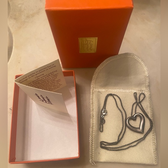 Used James Avery sterling engraved heart pendant on 18 inch James Avery chain. - Picture 4 of 4